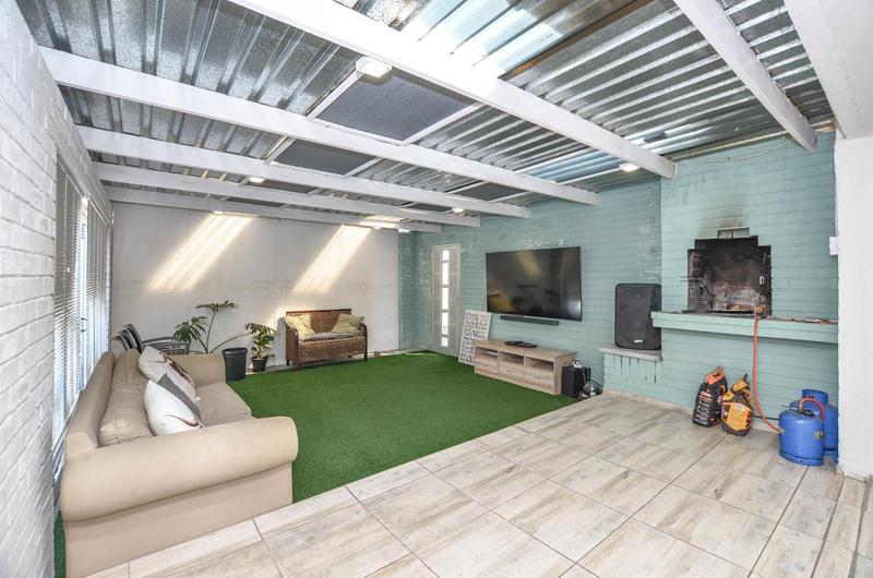 5 Bedroom Property for Sale in Parow North Western Cape